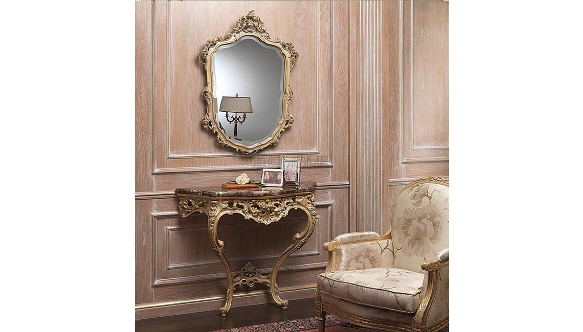 VIMERCATIBoiserie and portals on project 玄關桌