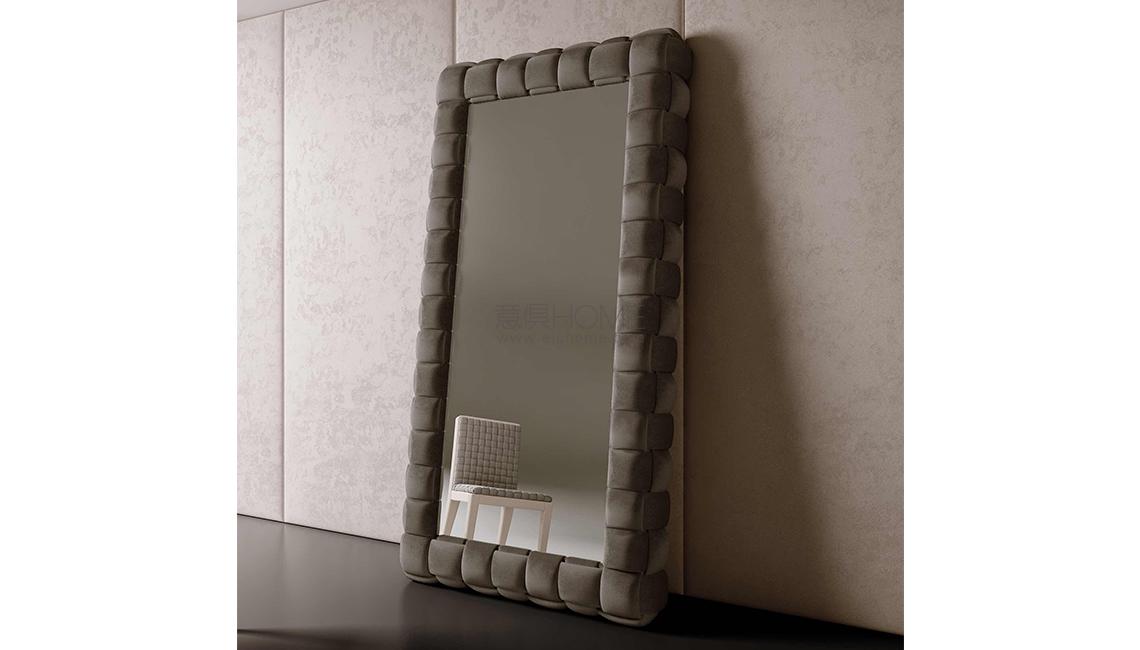 LUDOVICA MASCHERONIIntrigo鏡子