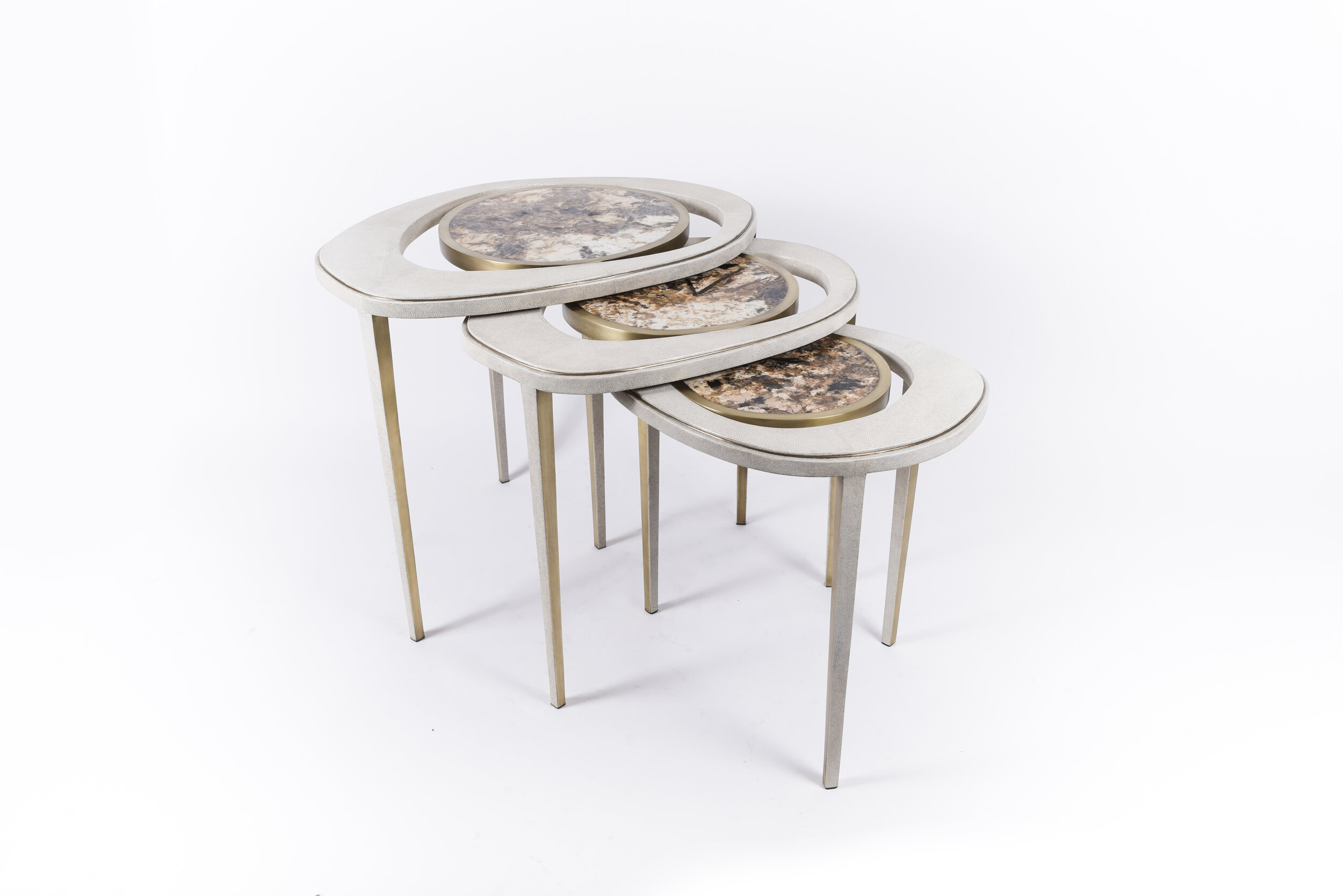 R&Y AugoustiHwana & Shagreen三件套孔雀嵌套茶幾